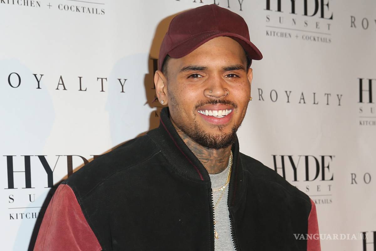 Arrestan a Chris Brown y sale bajo fianza