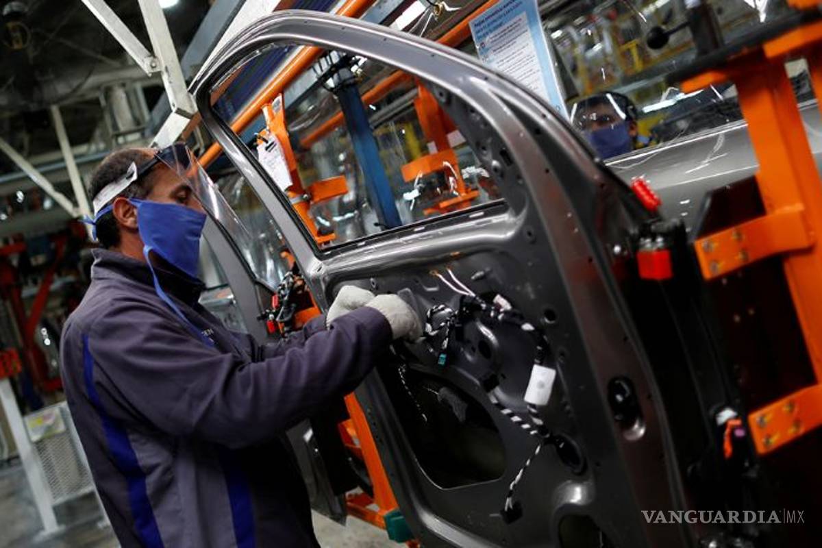 Ensamble automotriz metió reversa nuevamente en agosto, caída fue del 13.2%