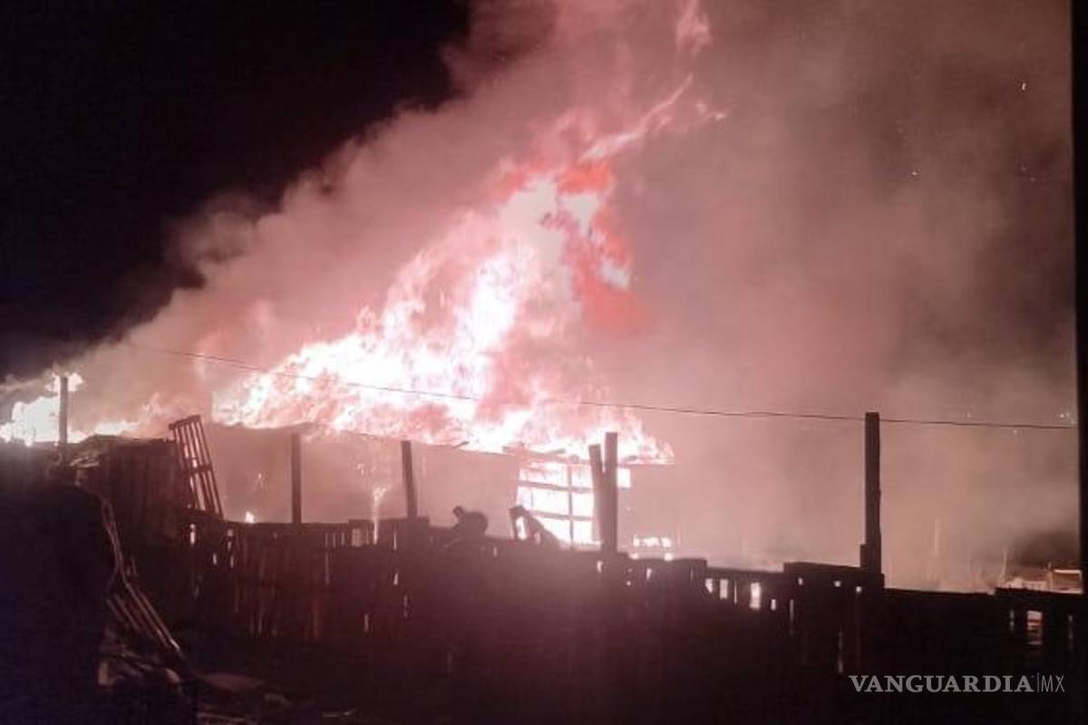 $!El tejabán de 10 por 10 metros quedó totalmente destruido por el incendio.