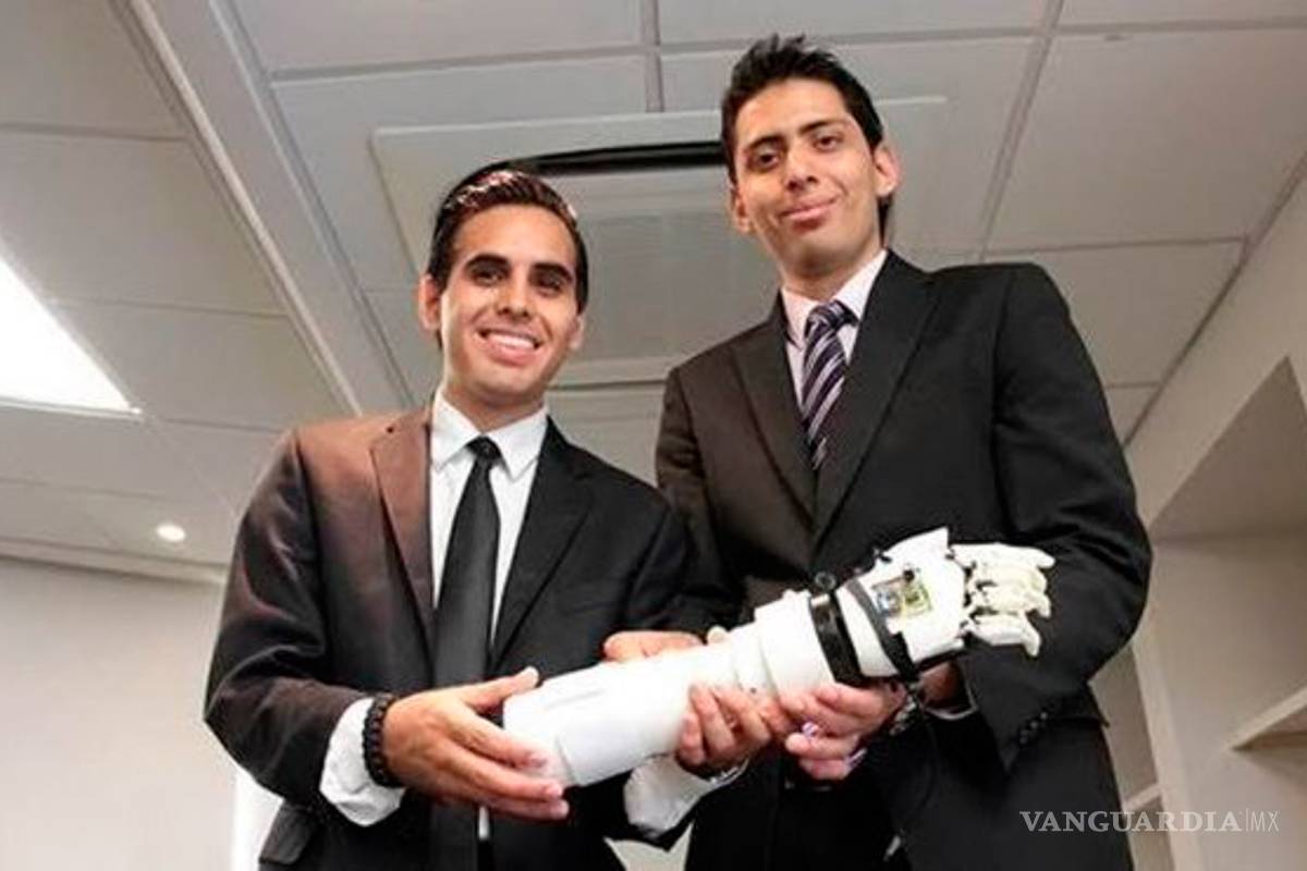 Universitarios de Monterrey crean mano electromecánica