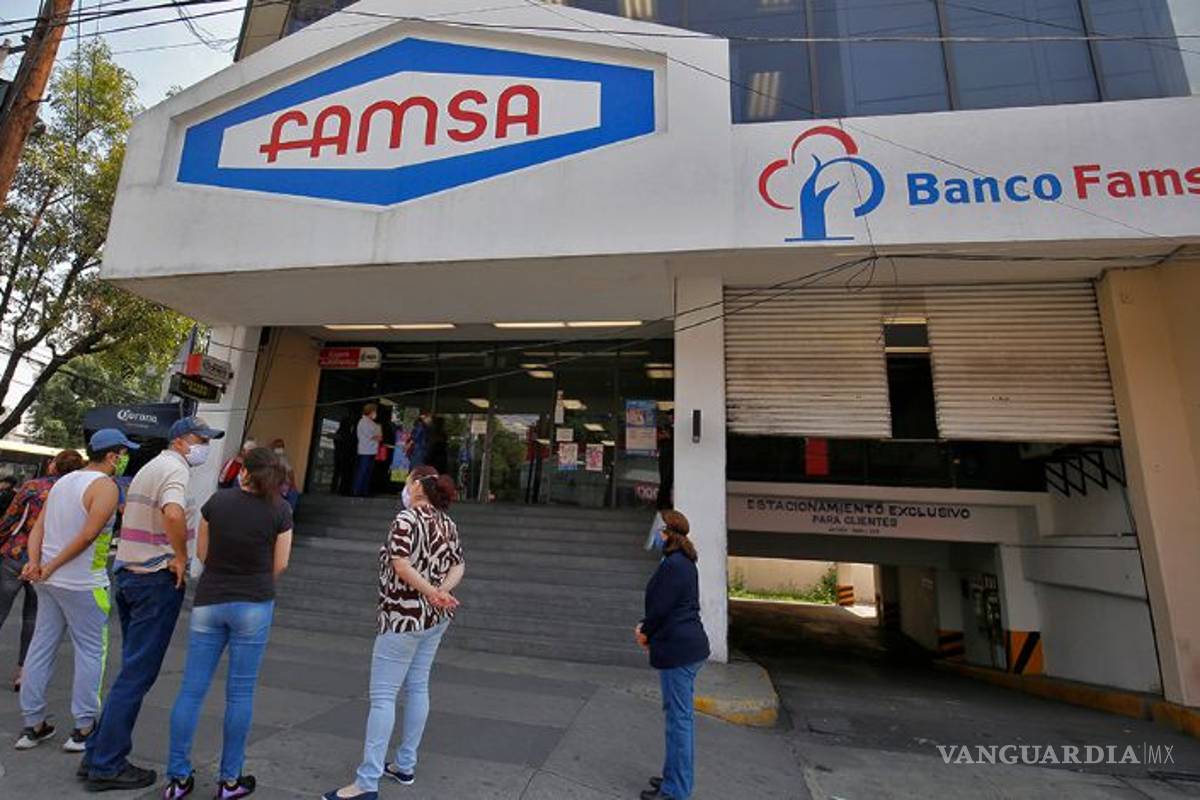 Clientes de Banco Ahorro Famsa están entre dudas y temores