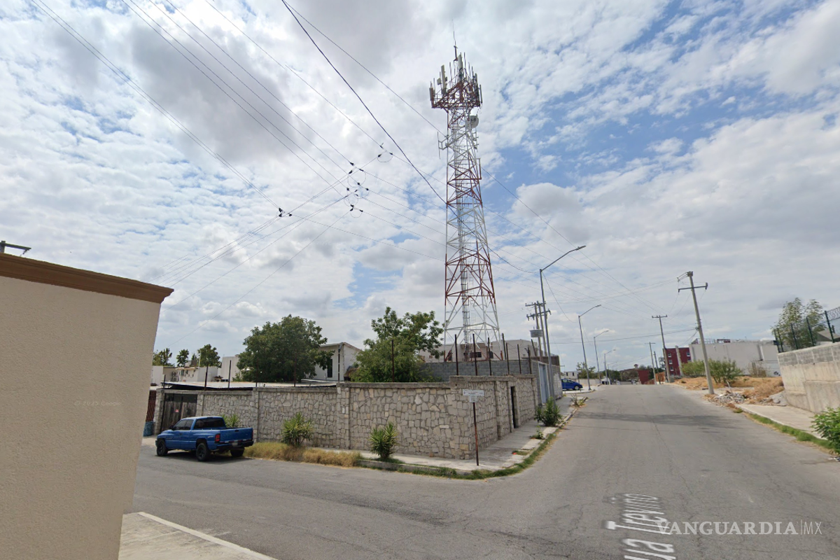 Muere trabajador al caer 15 metros de una antena telefónica en Piedras Negras