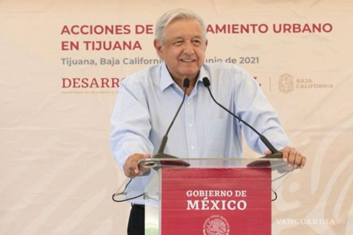 AMLO anuncia regularización de autos 'chocolate' "a muy bajo costo"