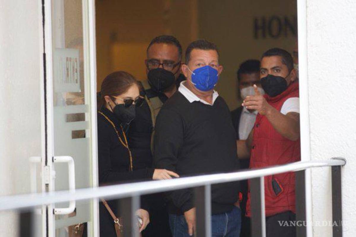 Obligaron a firmar a sus acompañantes, acusa papá de Octavio Ocaña