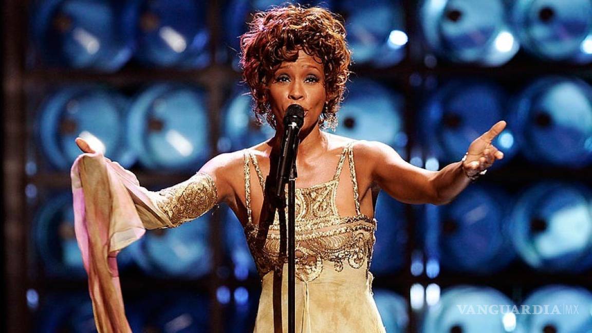 Prima de Whitney abusó de ella siendo niña, revela documental