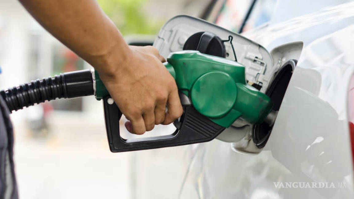 En octubre, costo de gasolinas se mantiene; diesel subirá 18 centavos