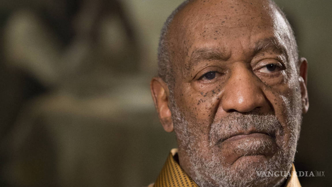 Mujer demanda a Bill Cosby por difamación y abuso
