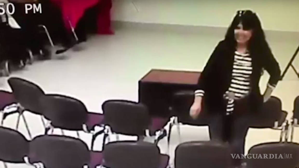 Difunden video de regidora de Morena robando celular; ella lo niega