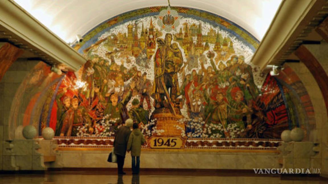 El metro de Moscú, un palacio subterráneo