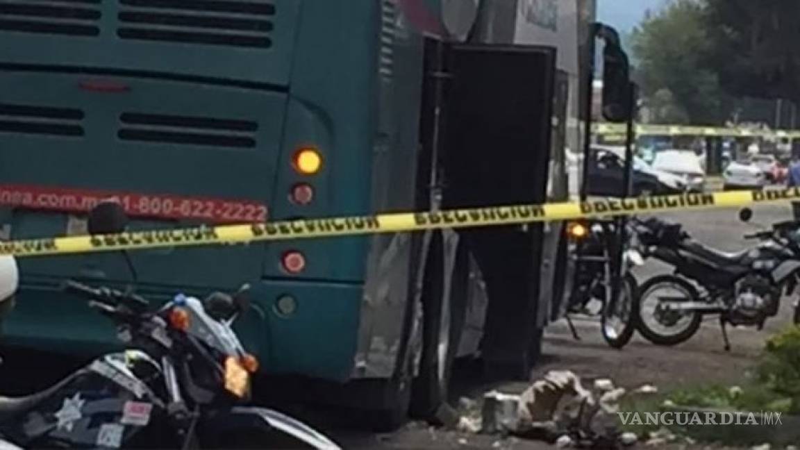 Estallan en Michoacán tres granadas dentro del maletero de un autobús