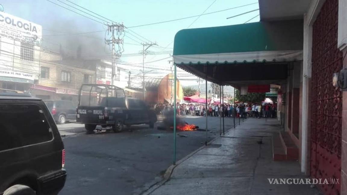 $!Camioneta atropella y mata a una niña en Edomex, casi linchan a los ocupantes