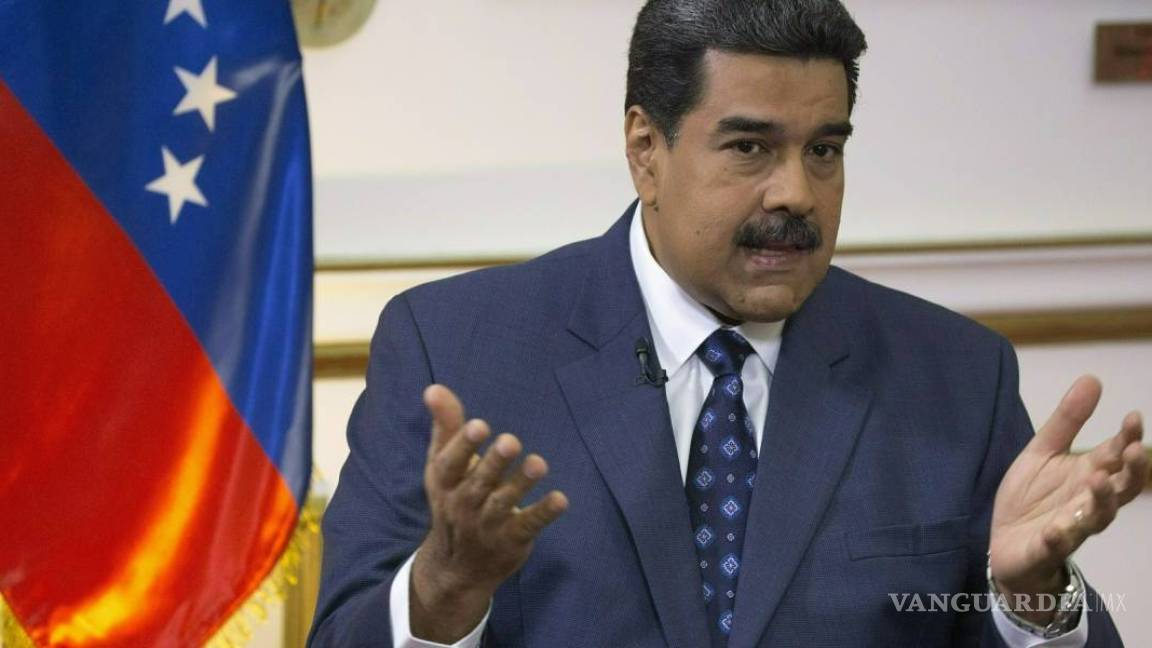 Maduro cierra frontera con Brasil; lo evalúa con Colombia