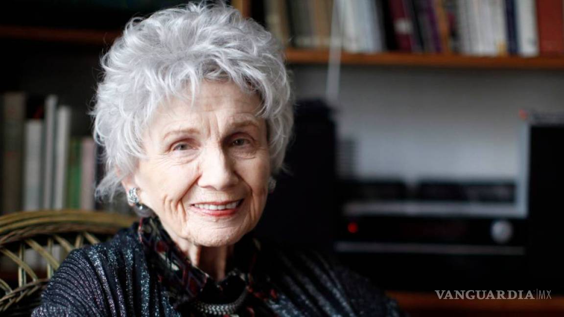 Alice Munro, “figura sagrada de la literatura”, cumple 85