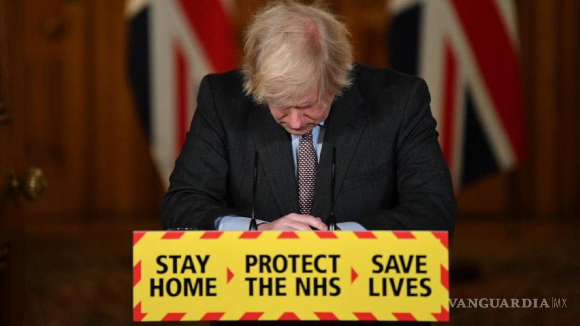 Boris Johnson asume total responsabilidad por muertes en Reino Unido