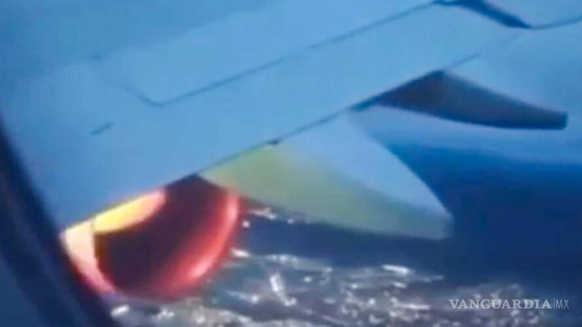 Terror en el aire... se incendia motor de avión de Viva Aerobús en pleno vuelo (video)