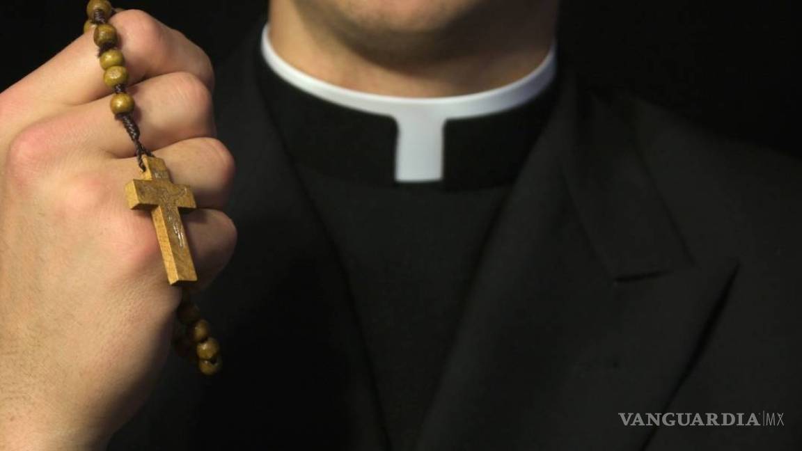 Investiga el Vaticano a sacerdote por tener imágenes de pornografía infantil