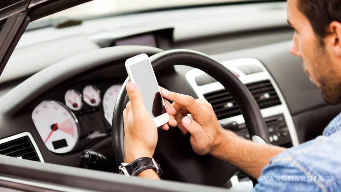 Acuña va contra conductores que textean, corren de más e ignoran señalamientos