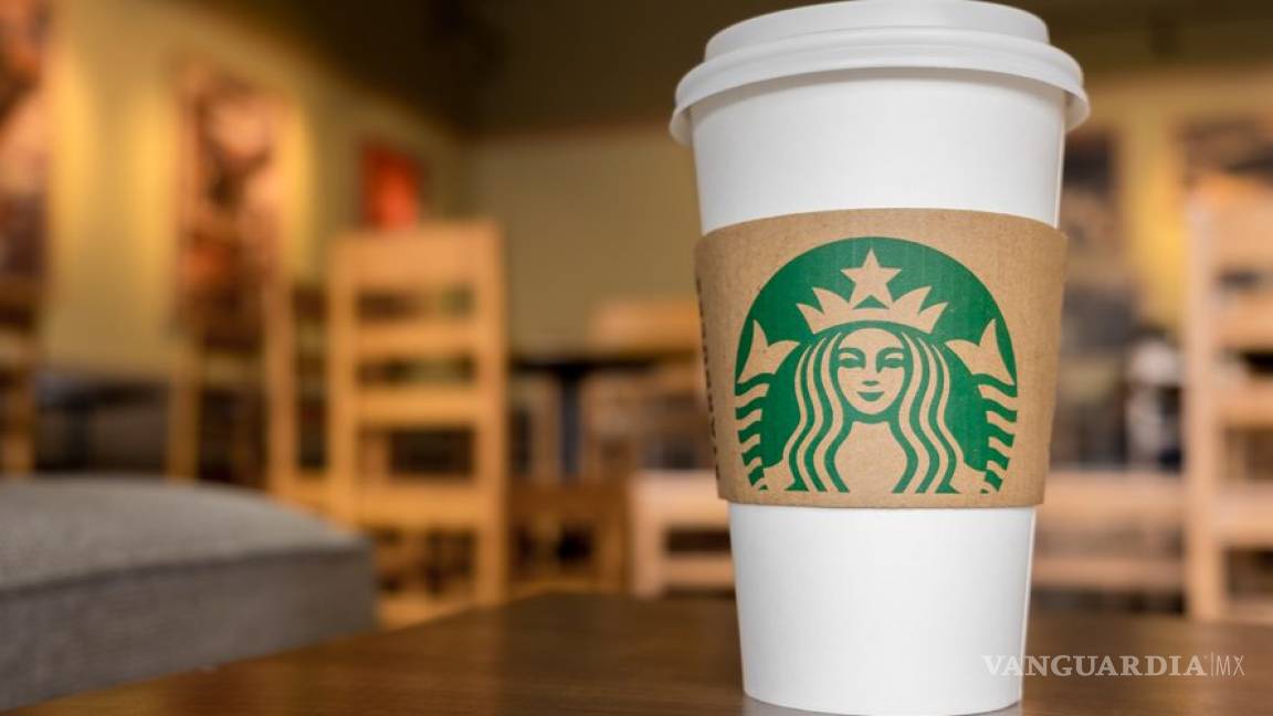Starbucks capacitará a gerentes tras escándalo racista