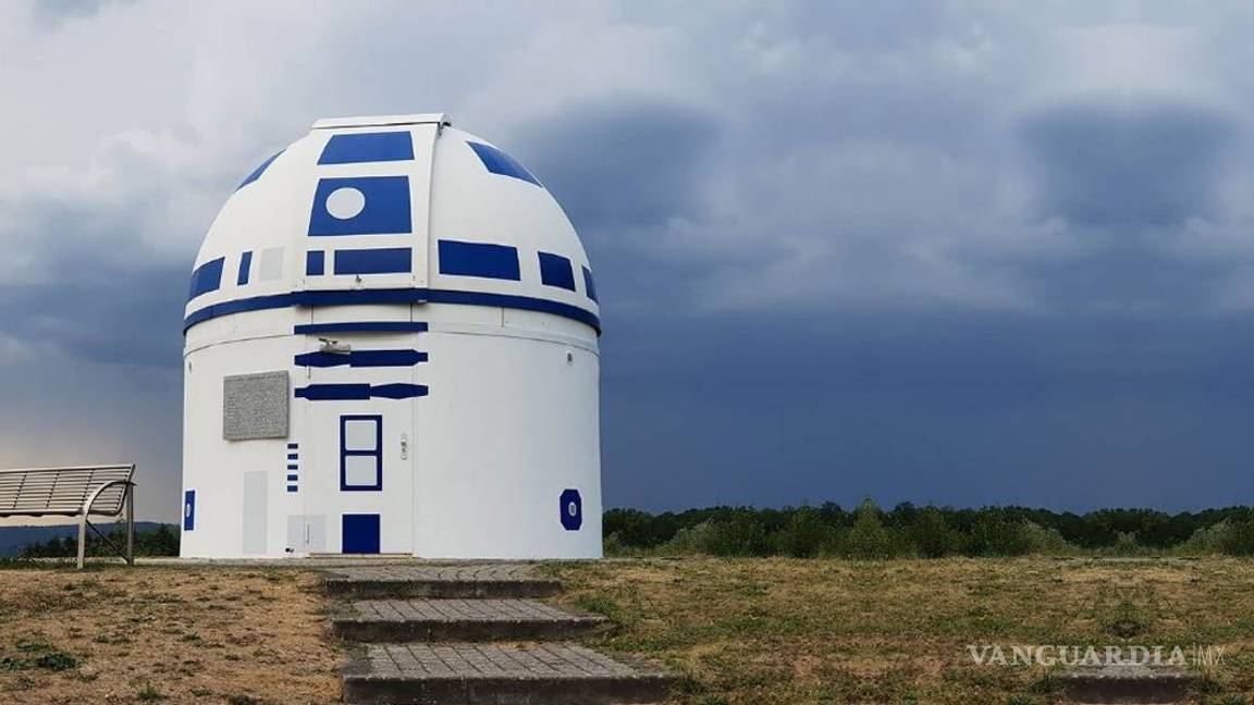 $!Fervientes fans de Star Wars convierten un observatorio en un R2-D2 gigante