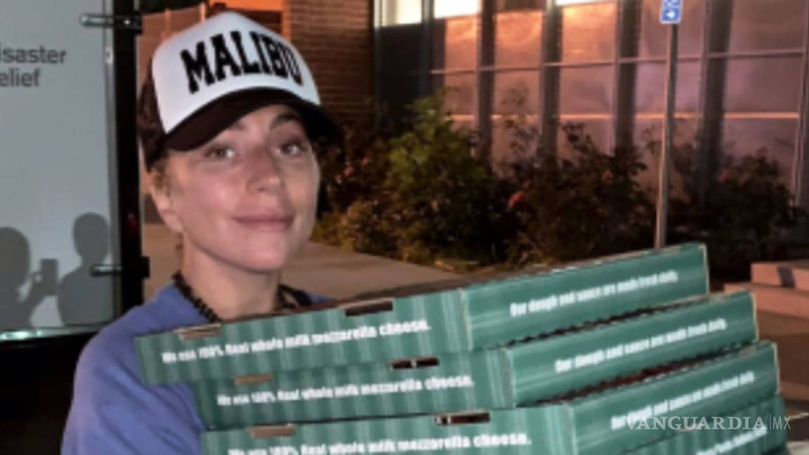 Lady Gaga se convierte en repartidora de pizza por una buena causa