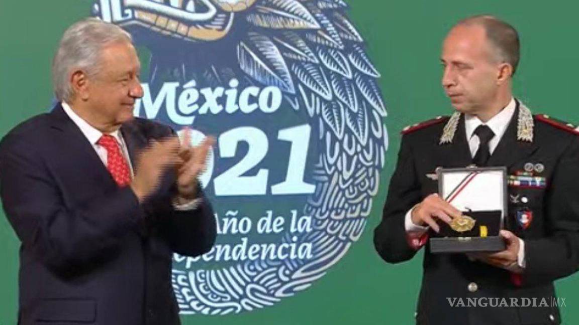 Entrega AMLO condecoración de la Orden Mexicana del Águila Azteca a general italiano