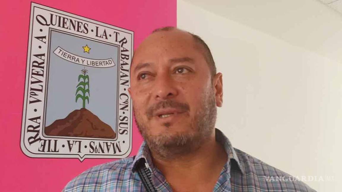 Quitan diputación a Roberto Yáñez, quien fingió ser gay, en Morelos