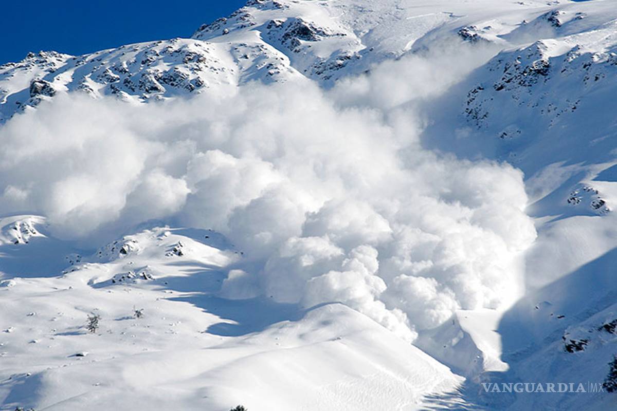Mujer sobrevive a avalancha en Nueva Zelanda; 2 mueren