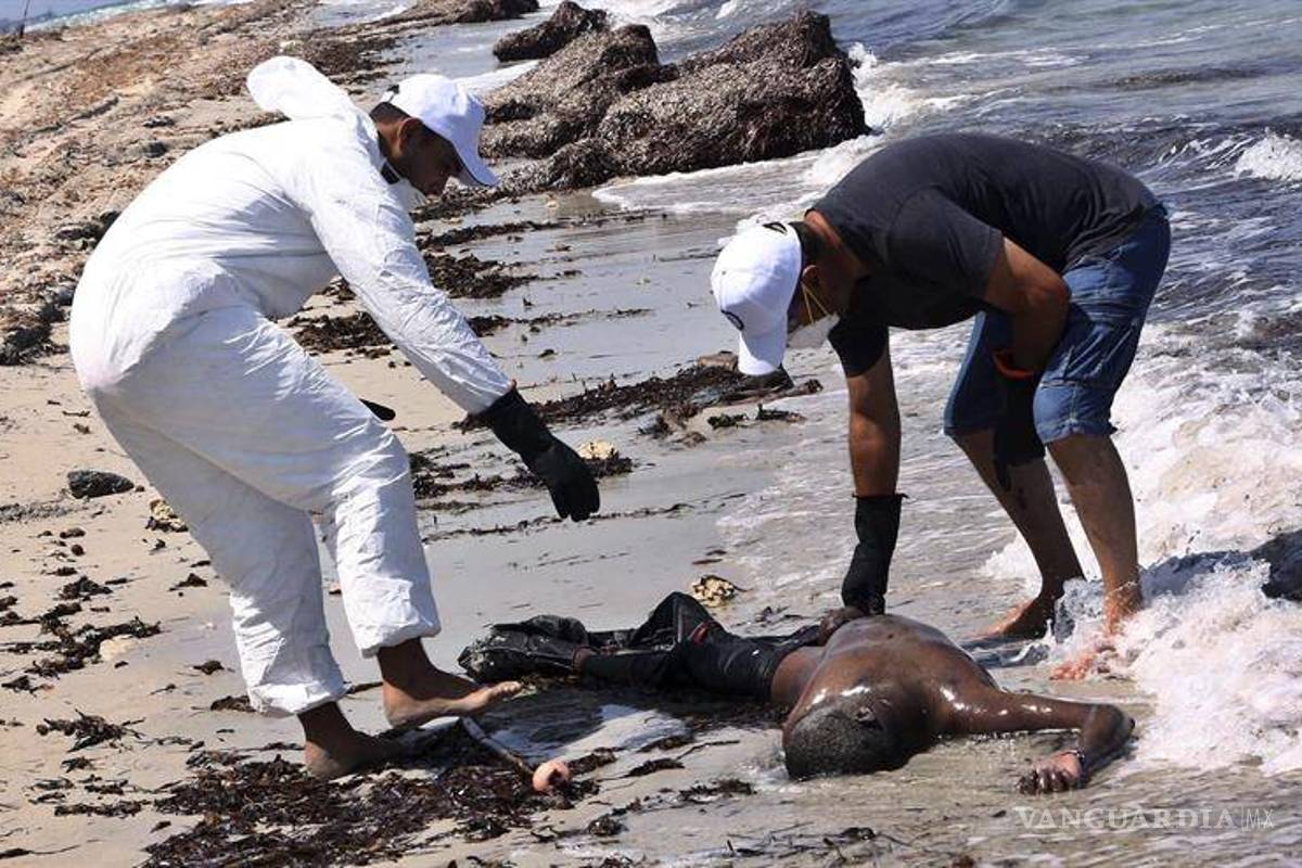 Alrededor de 400 refugiados perdieron la vida al cruzar el Mediterráneo en octubre