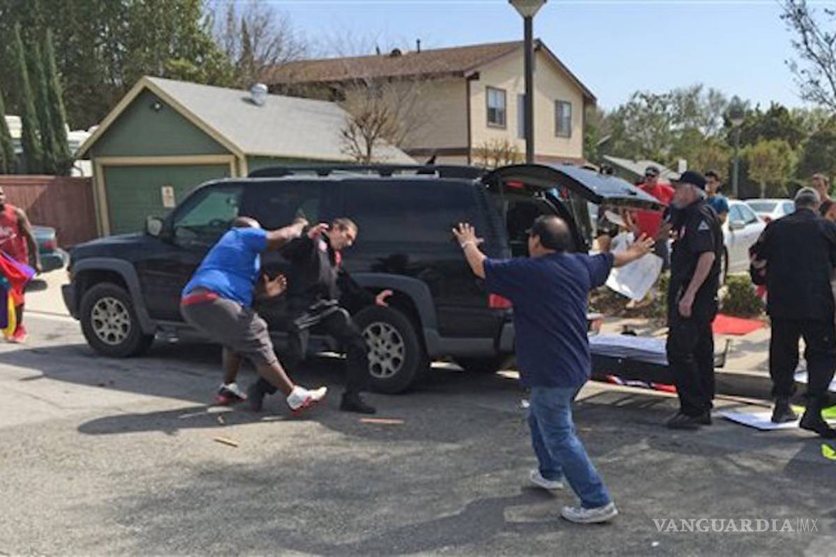 Cinco heridos y 13 detenidos en manifestación del KKK