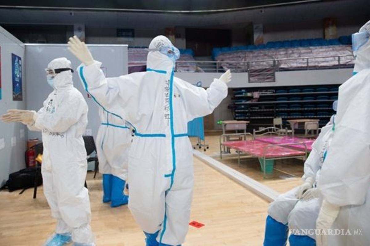 Dan de alta a último paciente con coronavirus en hospital temporal de Wuhan