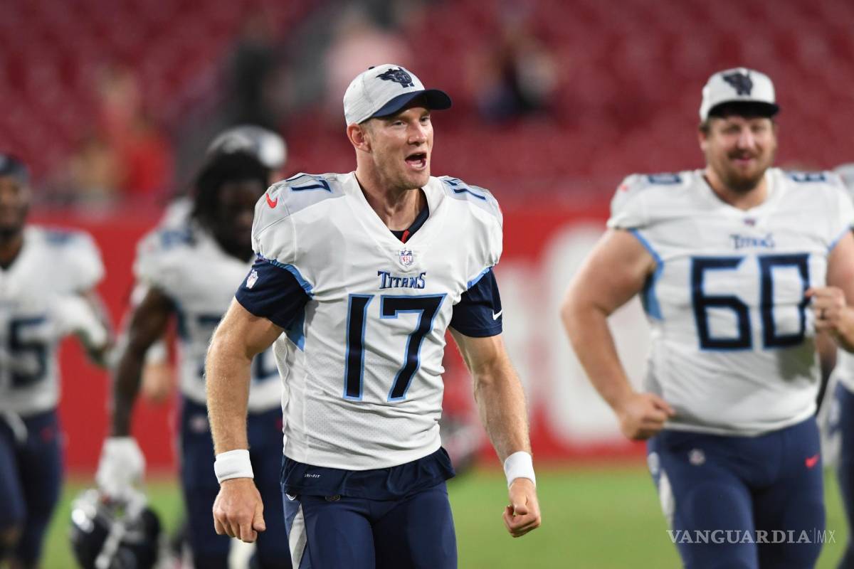 Ryan Tannehill se suma a las bajas por COVID de Titans