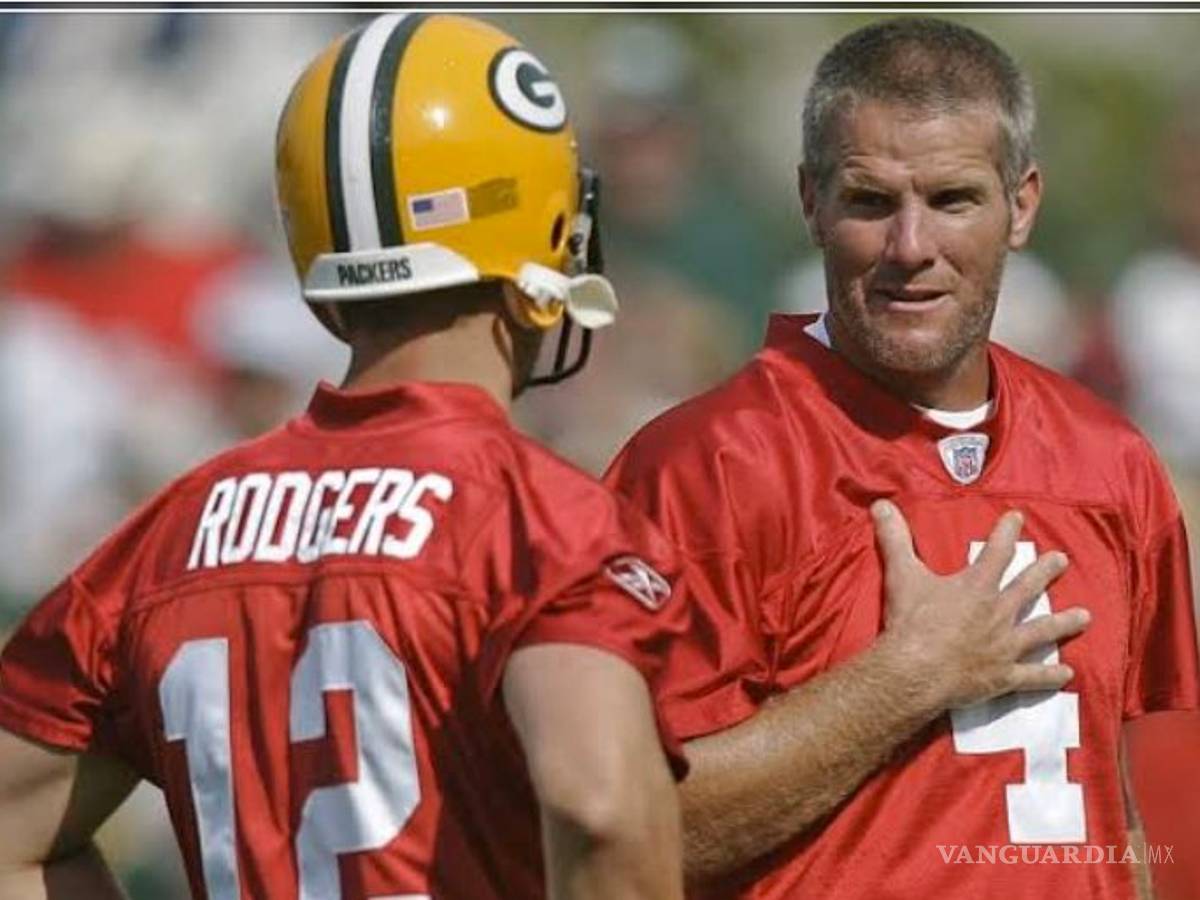 $!Brett Favre piensa que Rodgers no acabará su carrera en Packers