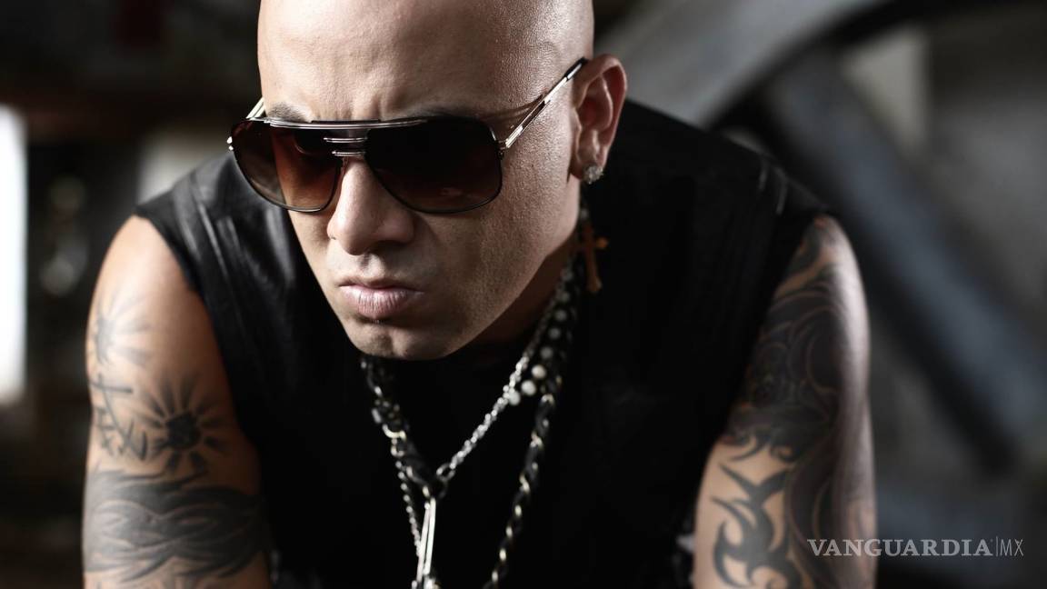 Wisin cae de escenario en pleno concierto