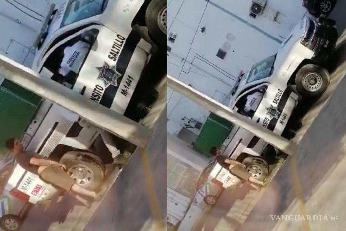 Exhiben a joven orinando patrulla de tránsito en Saltillo (video)