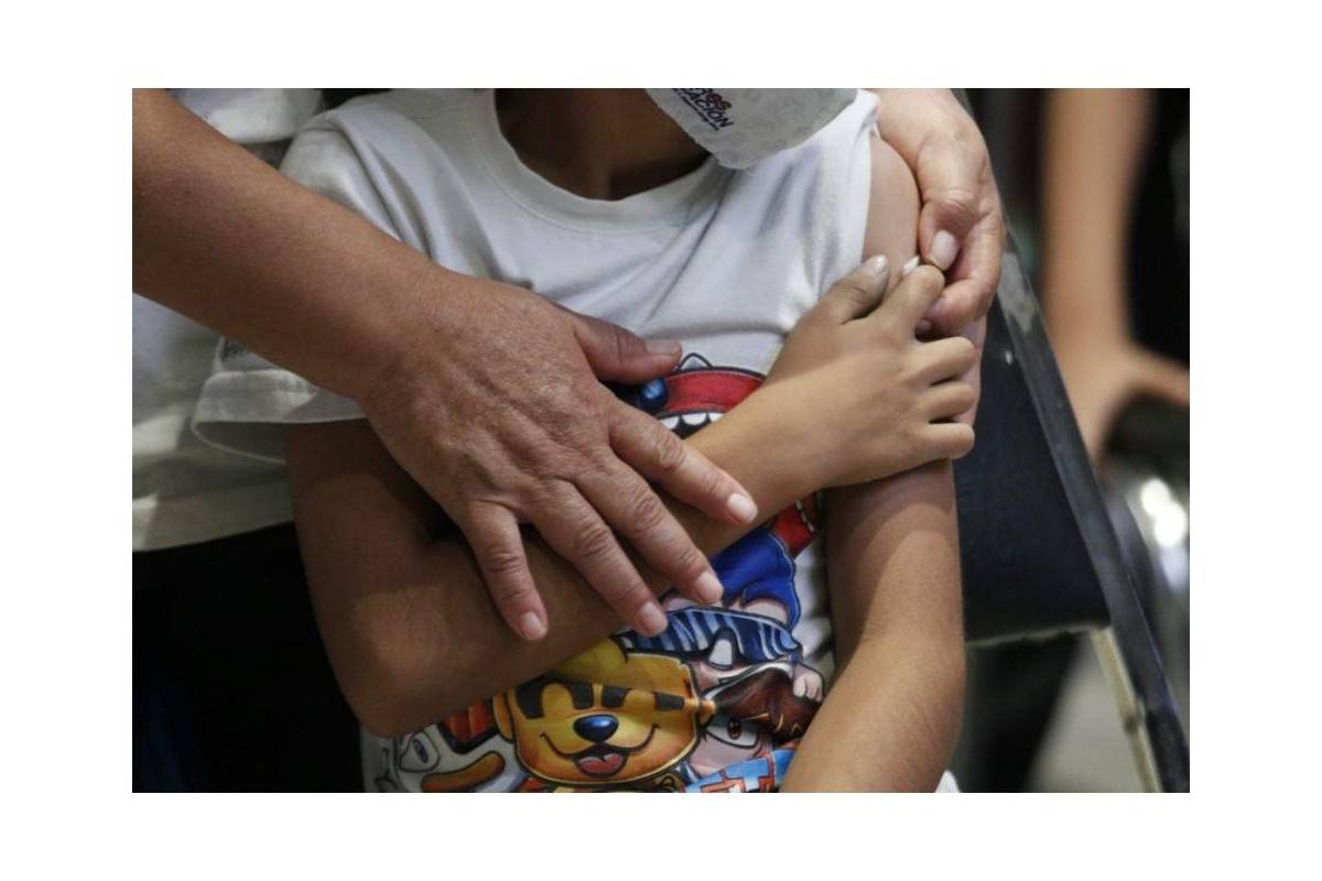 Botargas, música, globos y dulces: así fue la vacunación para niñas y niños en Ramos Arizpe