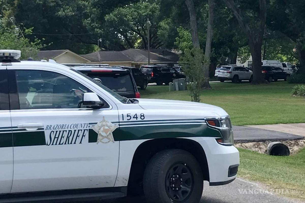 Exhiben a madre tras ‘encerrar’ a su hijo en la cajuela por dar positivo a COVID-19