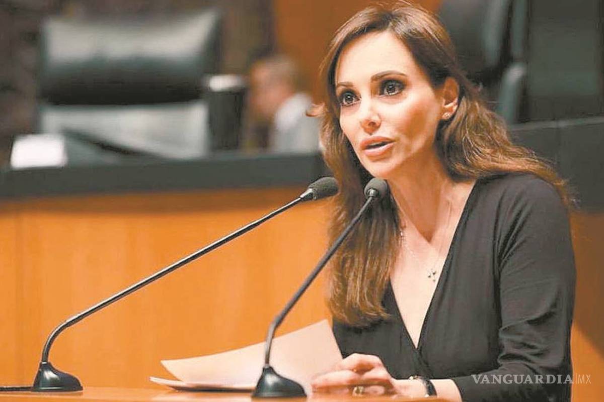 'Lástima que no existe una vacuna que atenúe su imbecilidad': Lilly Téllez a López-Gatell