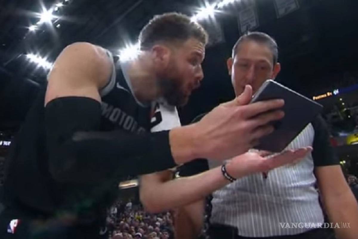INSÓLITO hecho en la NBA: Blake Griffin de los Pistons reclama una jugada al árbitro ¡con una tablet!