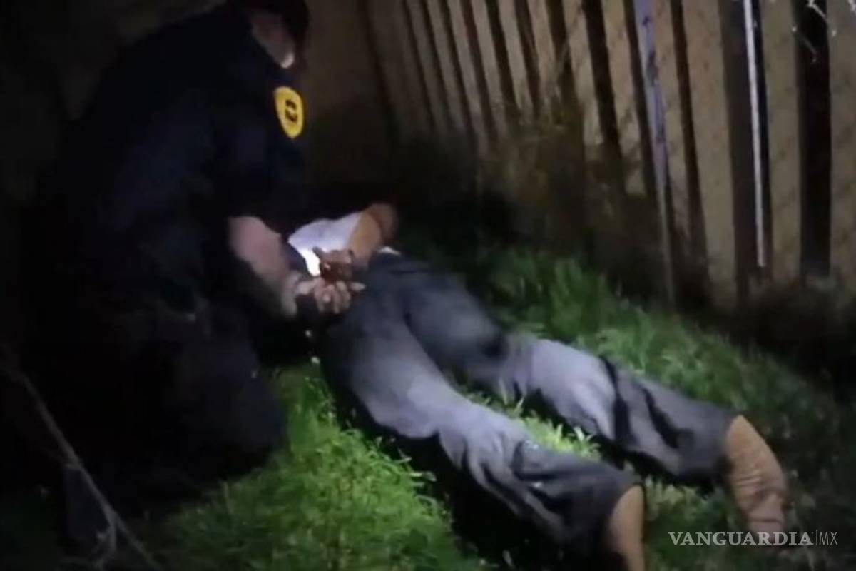 Policía de EU ordena a perro que muerda a afroamericano durante arresto