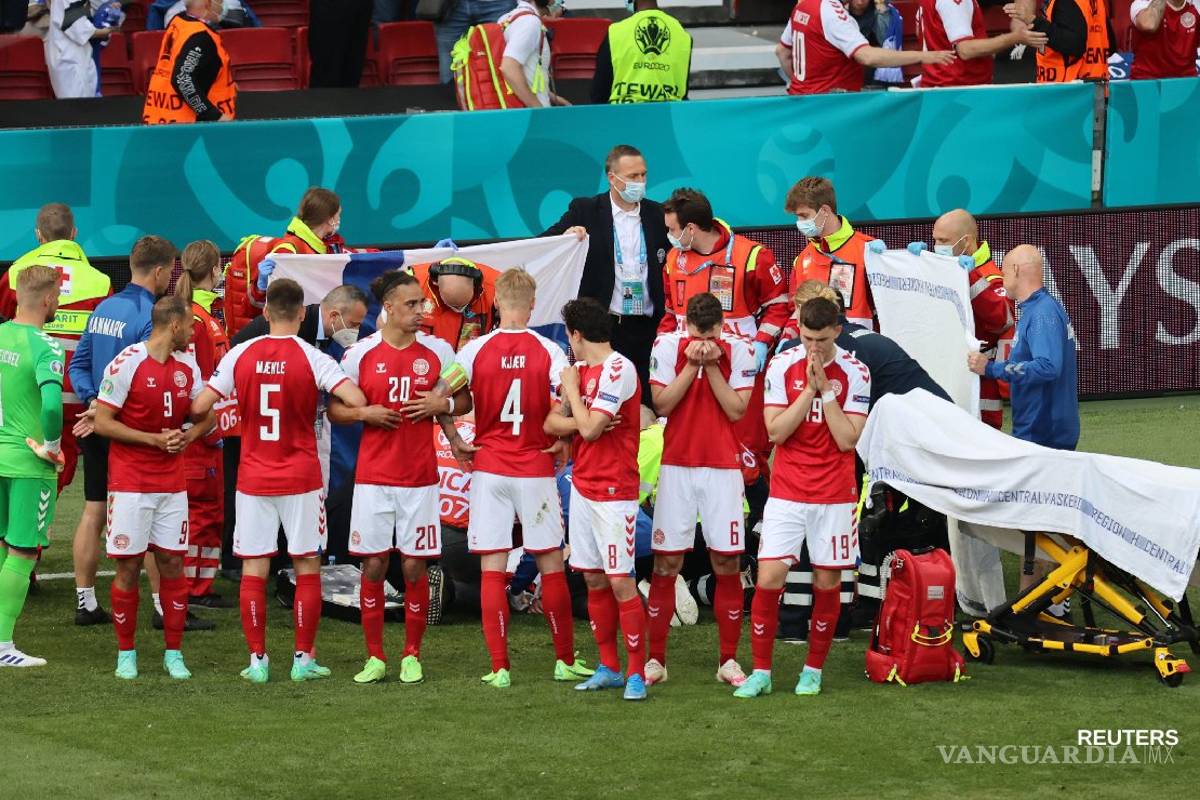 Partido entre Dinamarca y Finlandia se suspende tras caída de Christian Eriksen