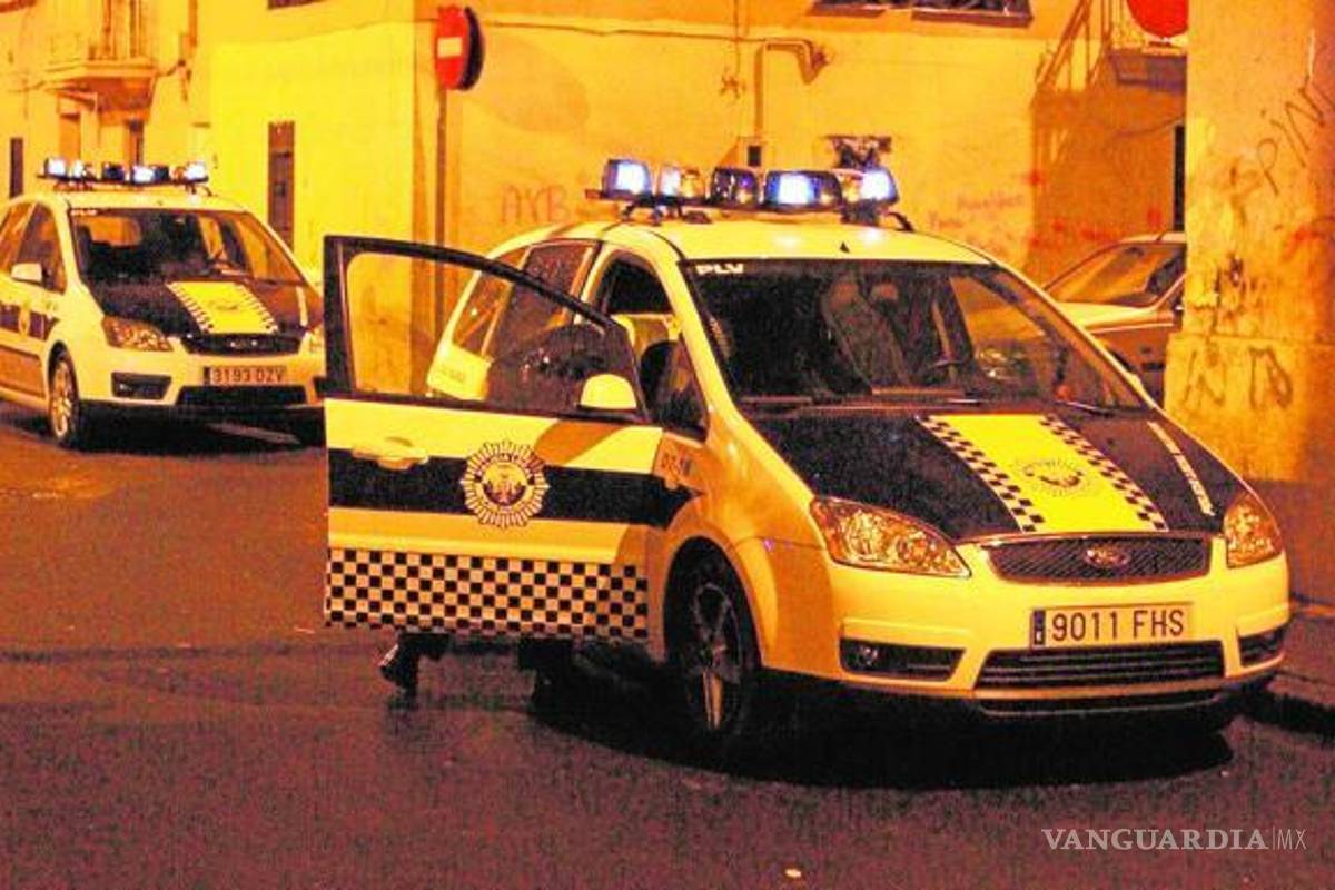 Para evitar ser violada por su padre jovencita se cuelga del tendedero