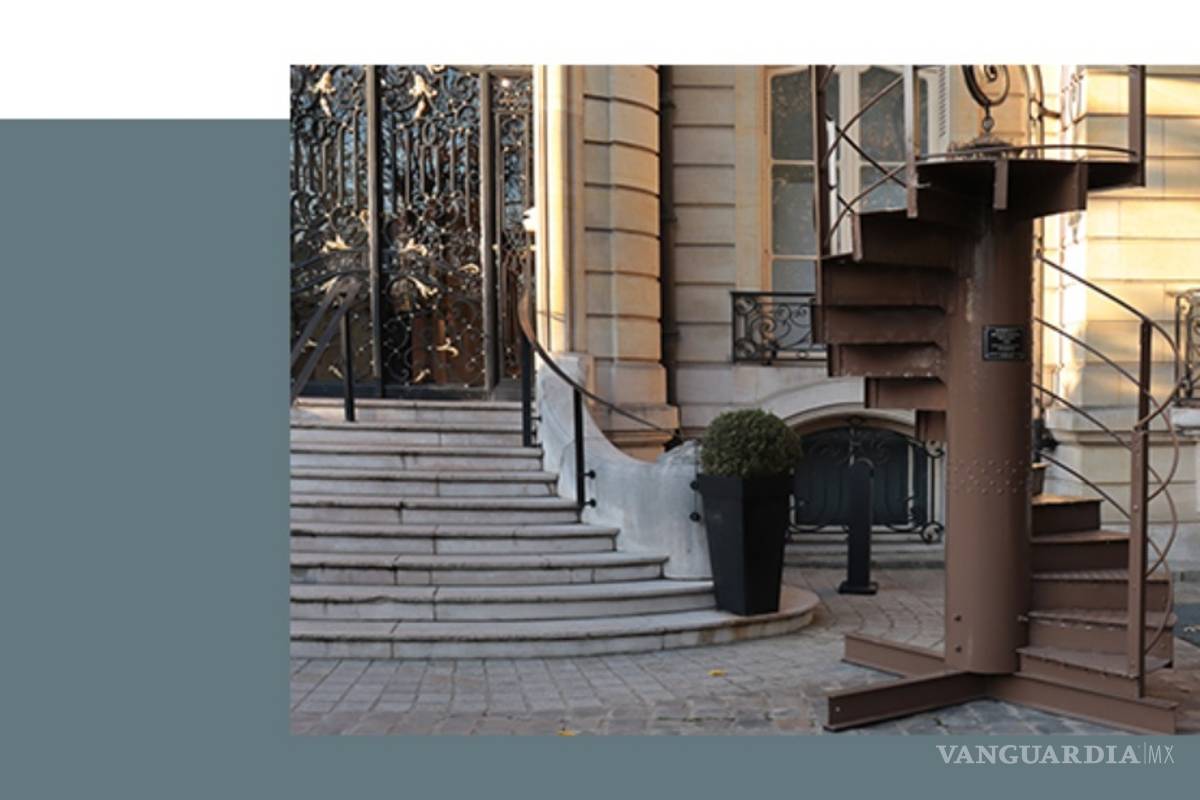 La casa de subastas Artcurial pone a la venta un tramo original de la Torre Eiffel