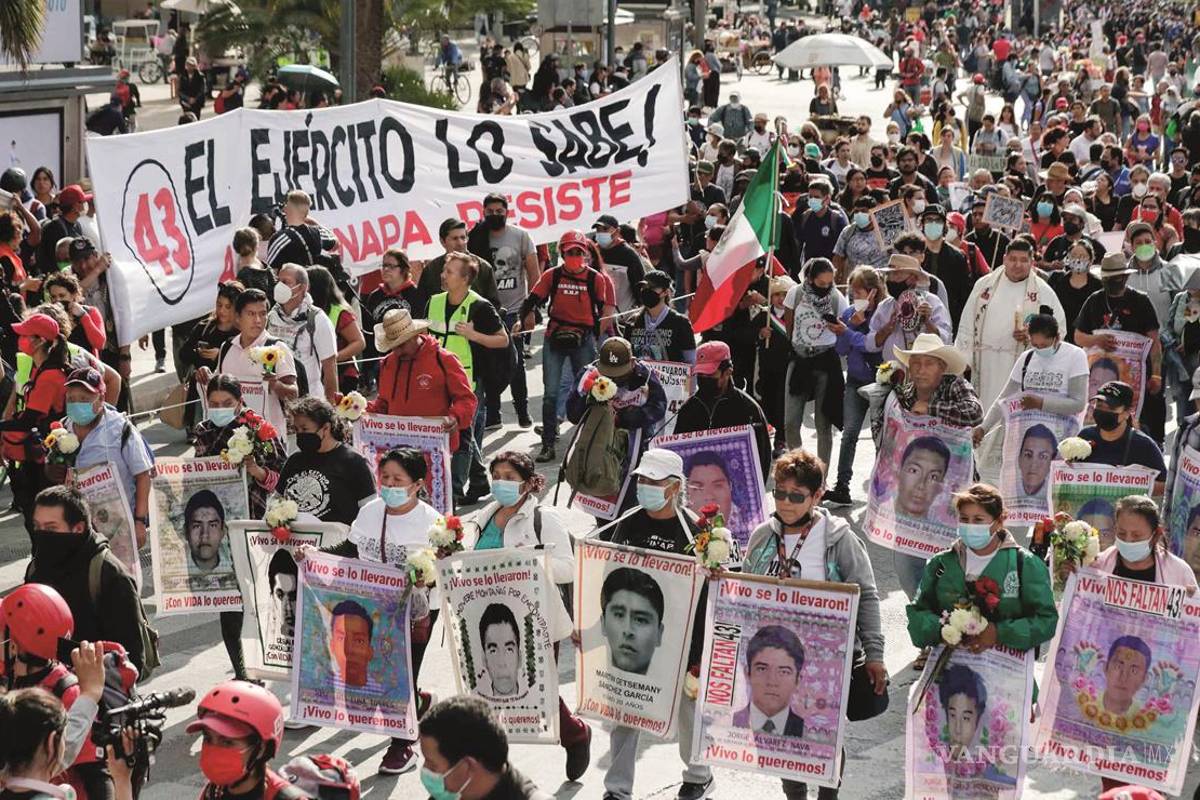 Padres de los 43 romperían con el gobierno