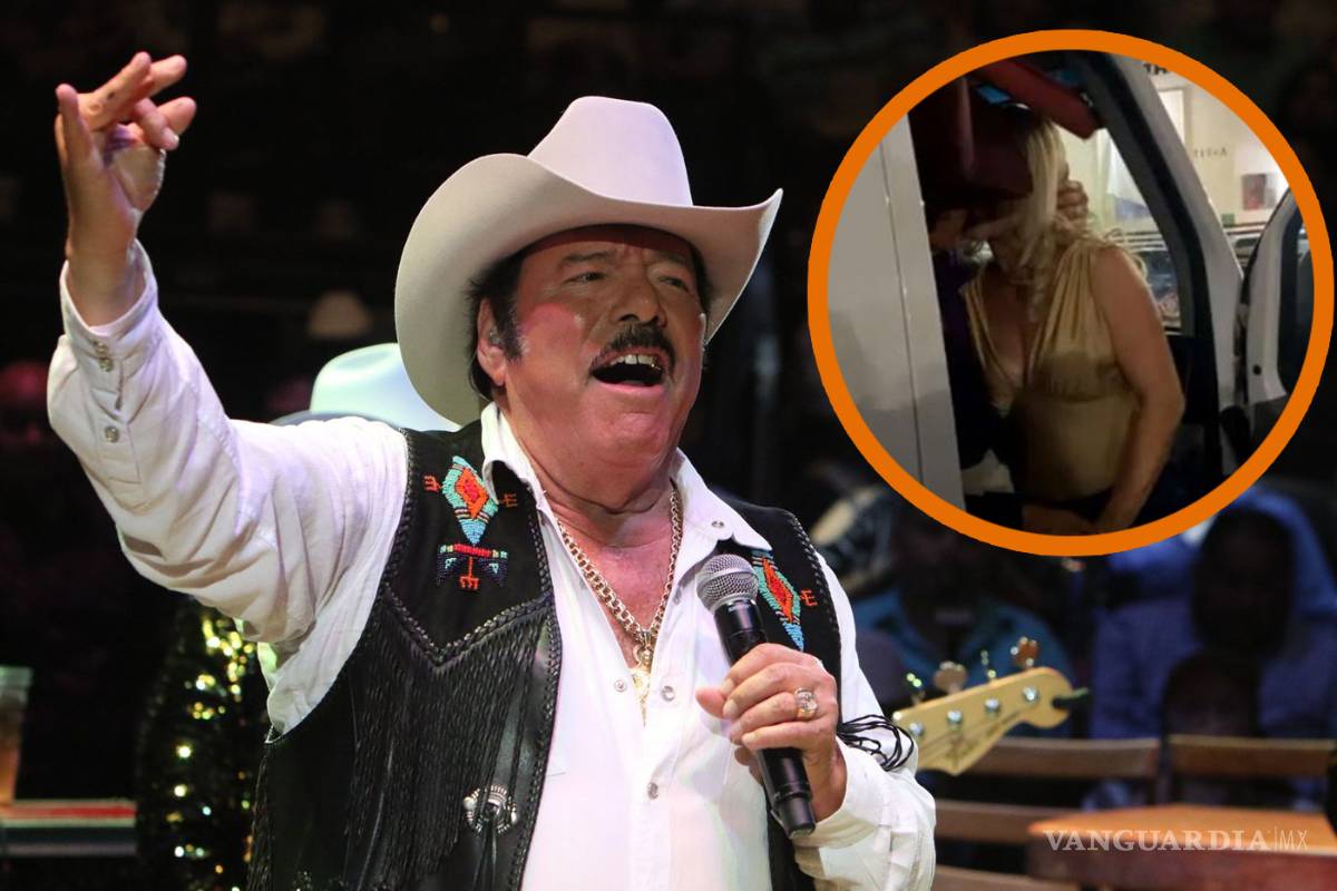 Critican a Lalo Mora por besar en la boca y manosear a sus fans (videos)