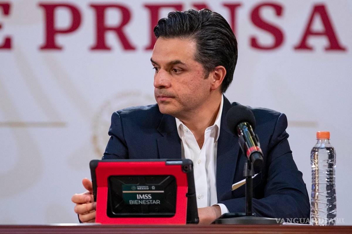 Zoé Robledo, director del IMSS sufre accidente automovilístico; reporta fracturas