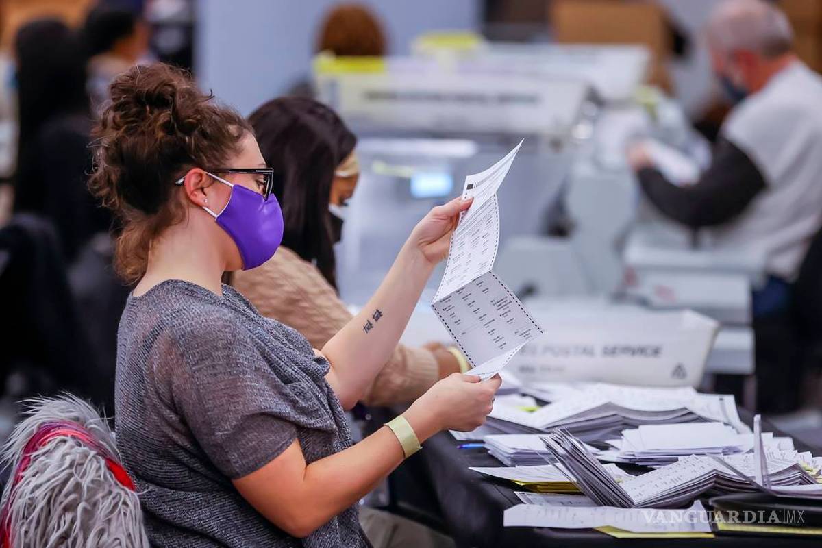 Biden aventaja a Trump con más de 14 mil votos en Georgia; anuncian recuento a mano