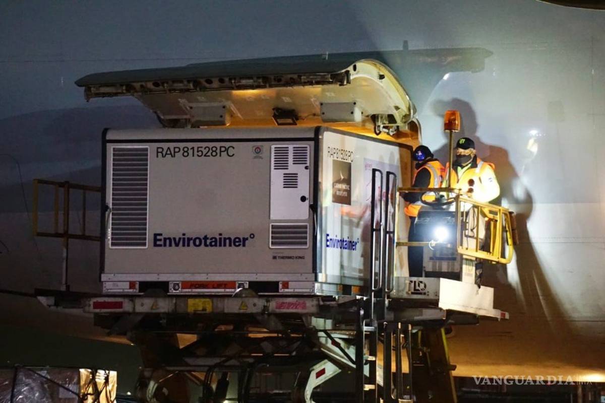 Llegan a México 65 mil dosis de la vacuna CanSino