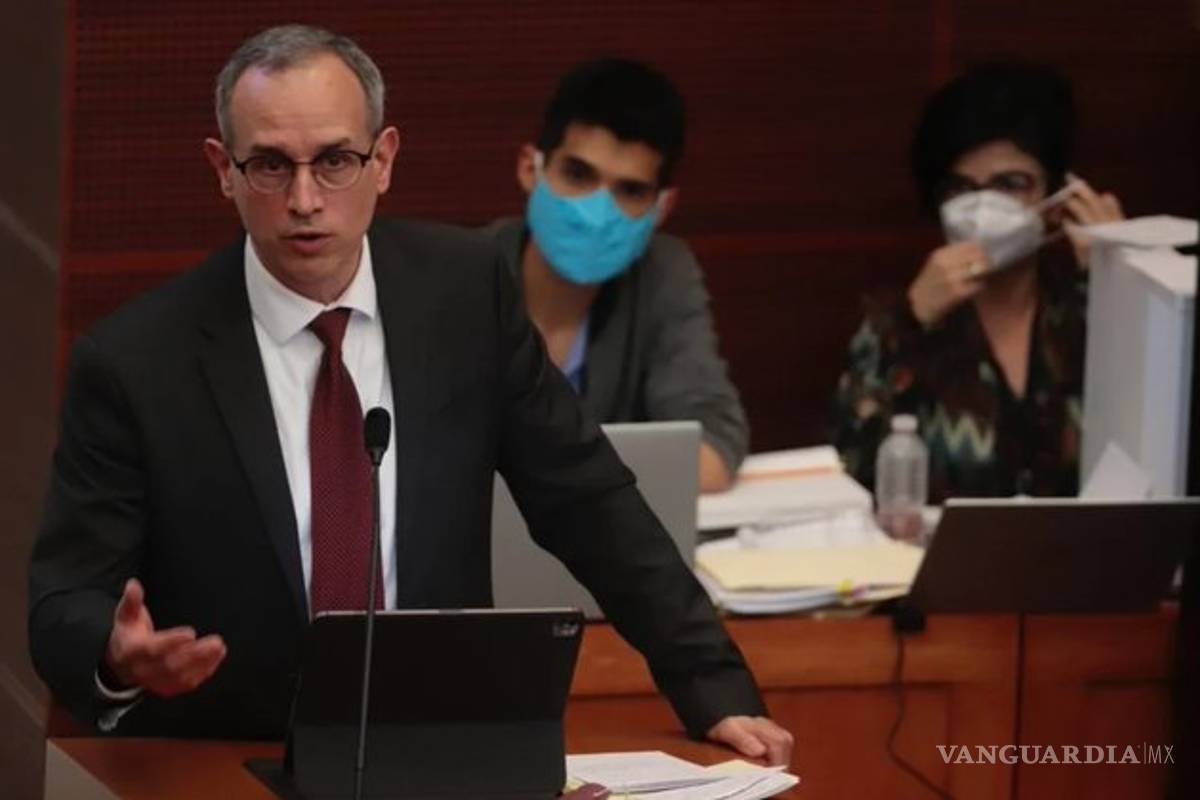 López-Gatell se defiende, 'no ha sido fácil atender la pandemia con décadas de abandono'