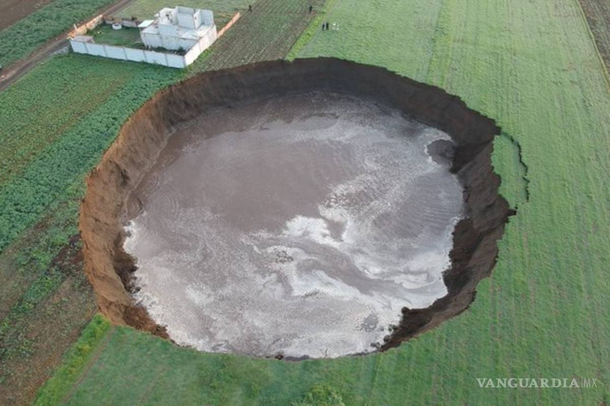 Socavón en Puebla no deja de crecer, ya mide casi cien metros