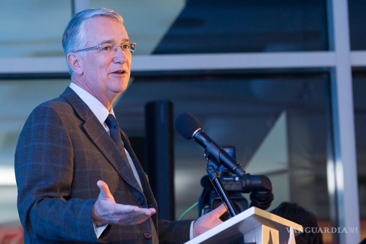 Defiende Salinas Pliego reforma a Ley de Banxico; "falso y tremendista que compre dólares al narco", dice